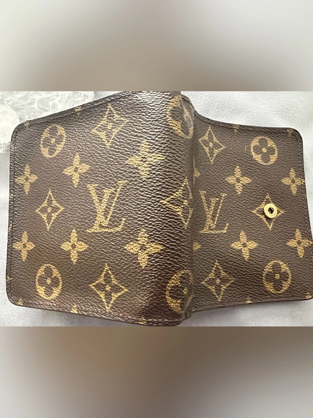 Louis Vuitton 100% authentic